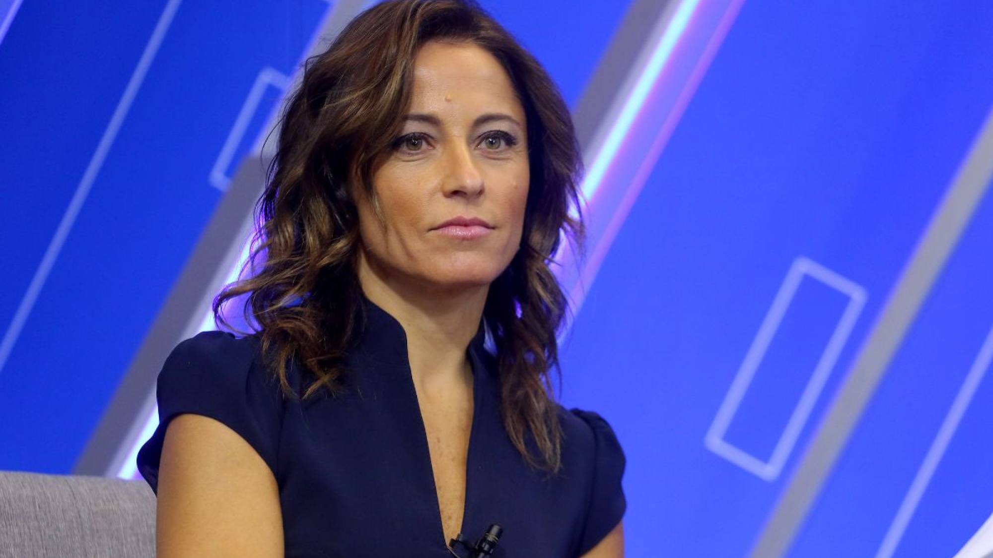 Hermana de Constanza Santa María explicó por qué se generó la salida del rostro en TVN