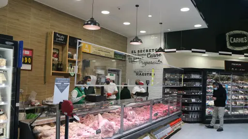 Venta de alimento Carnes, Pollos.Supermercado. FOTO: JUAN PABLO CARMONA Y