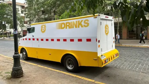 Camión de valores fue visto dejando maletines