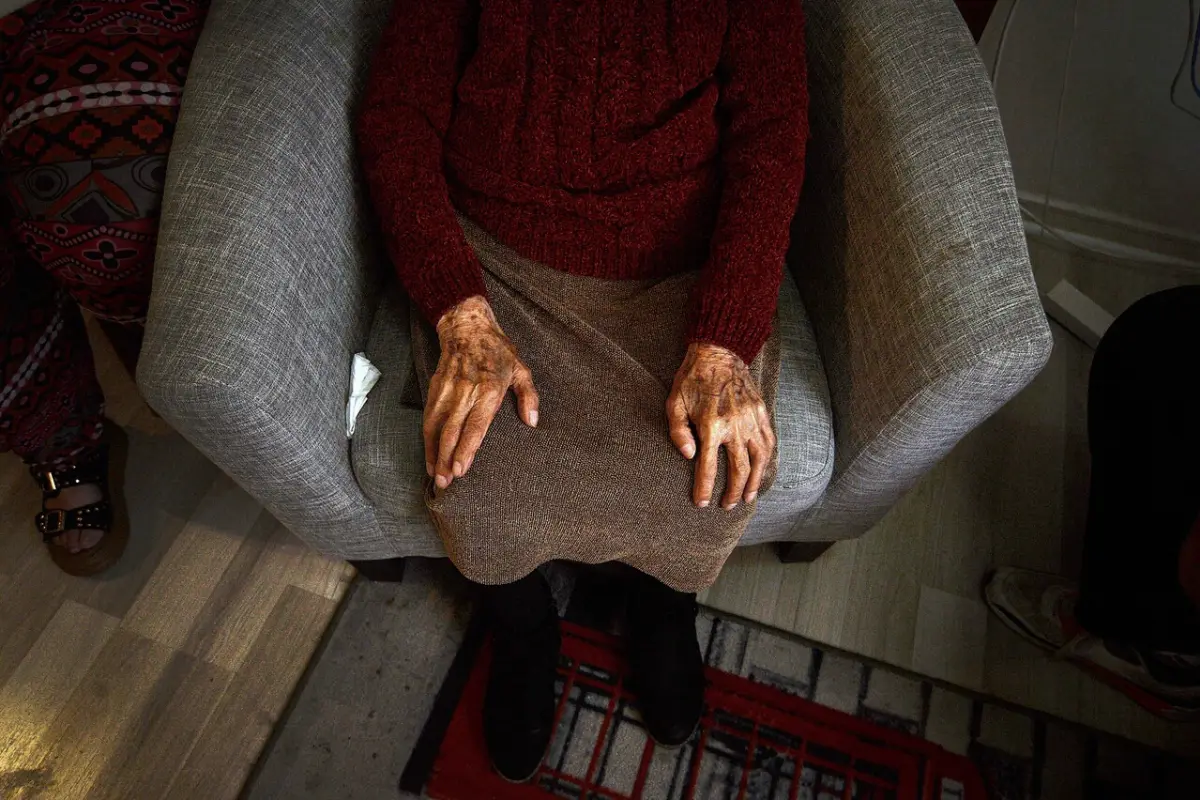 adulta mayor, Agencia Uno 