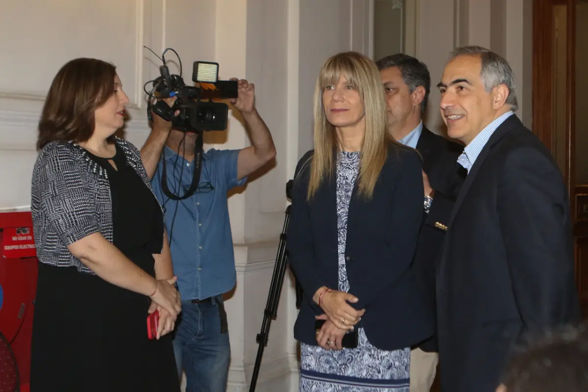 acuerdo, Agencia Uno 