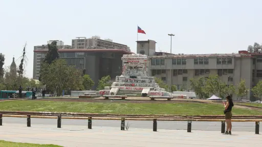 Plaza Baquedano, Agencia Uno 