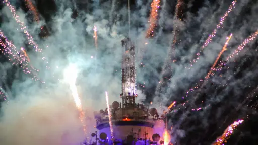 Show de fuegos artificiales de año nuevo en la Torre Entel, 1 de ENERO del 2019/SANTIAGOLa Torre Entel realiza el tradicional show de fuegos artificiales para celebrar la llegada del nuevo añoFOTO: HANS SCOTT /AGENCIAUNO