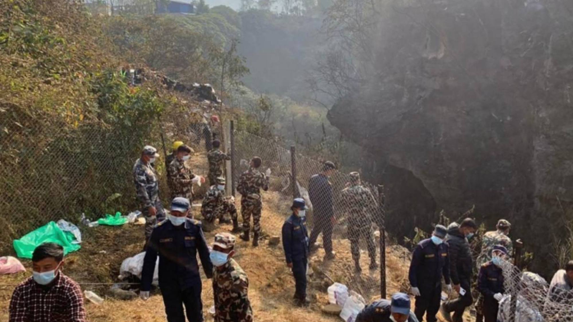 Imágenes Fuertes 68 Muertos Por Caída De Un Avión En Nepal 4638