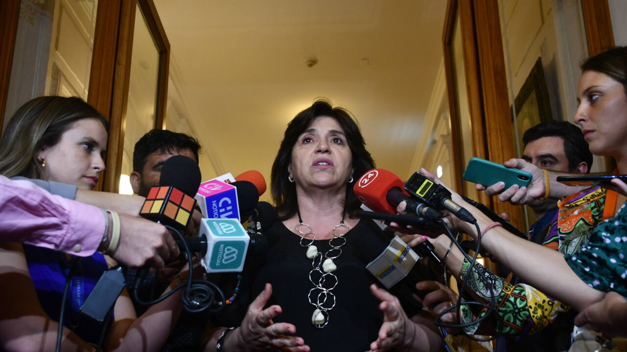 Ministra Uriarte Dio Positiva Al Covid-19: "con Licencia Médica"