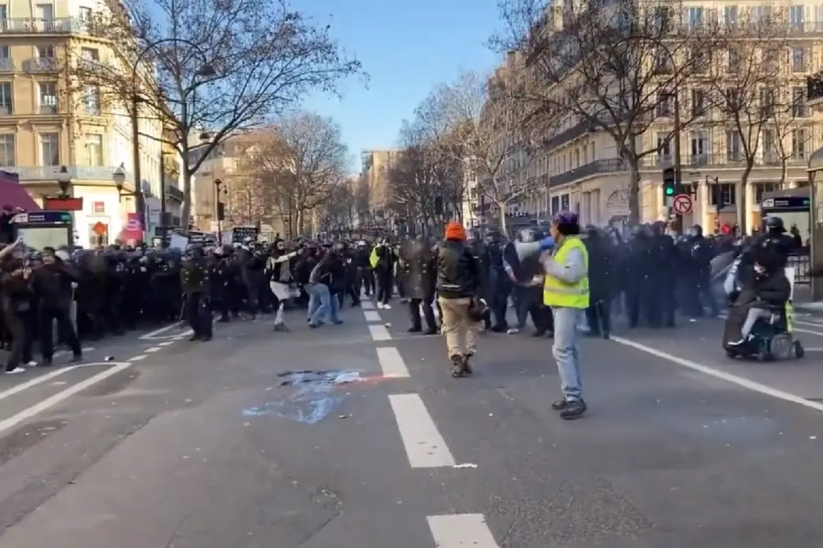 Continuan las huelgas en Francia por reforma de pensiones