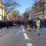 Continuan las huelgas en Francia por reforma de pensiones
