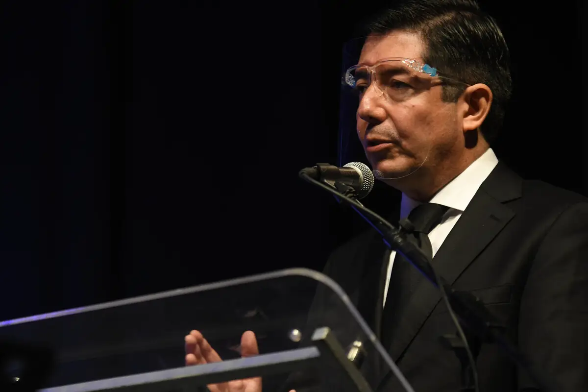 Alcalde de Antofagasta es increpado por falta de baños en festival comunal