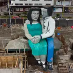 Autor de escultura Sentados frente al mar indignado por las modificaciones a su obra