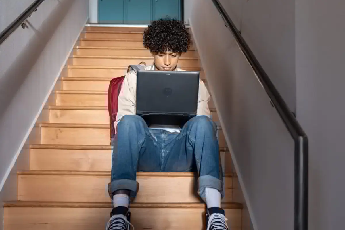 Aumentan los problemas de seguridad en línea entre los jovenes chilenos