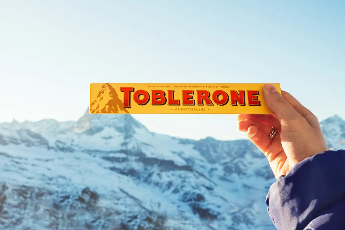 La marca de chocolates Toblerone pierde los derechos de la icónica montaña en su logo