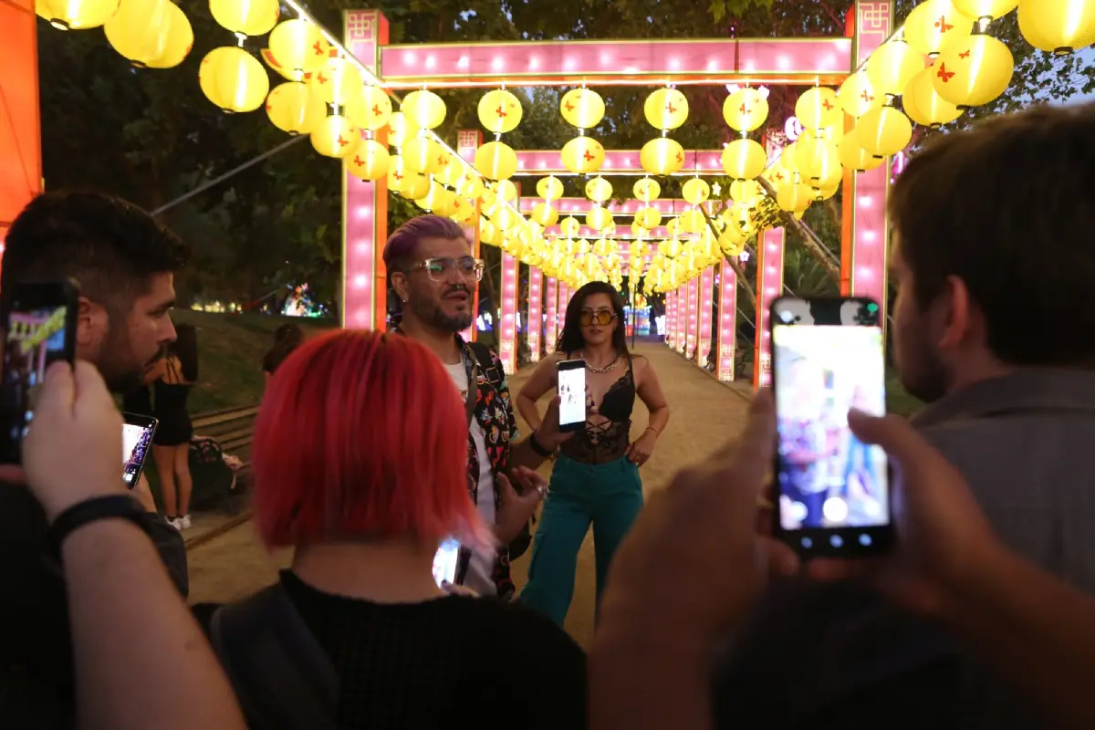 Sigue estos tips de un fotografo profesional para aprovechar la cámara del Vivo V25
