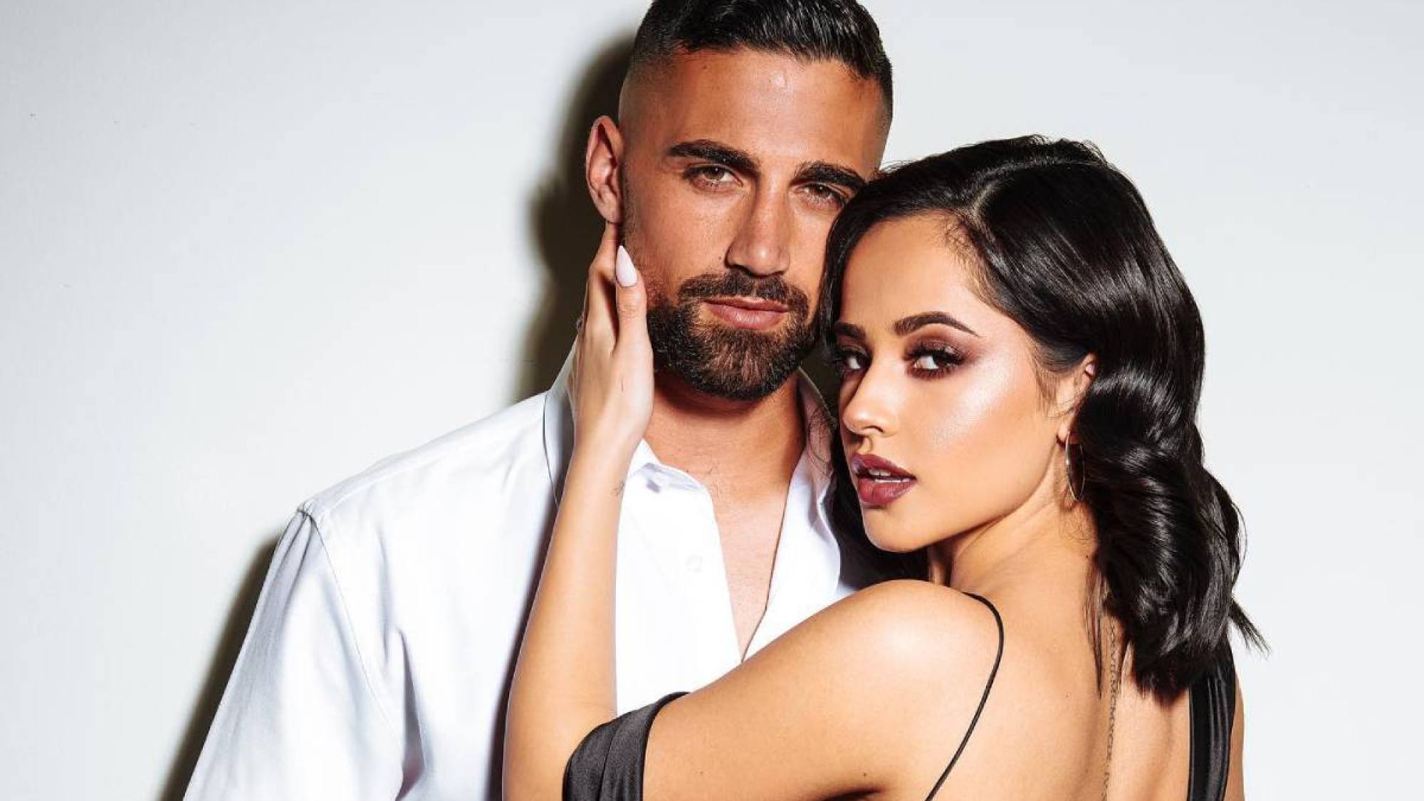 Exnovio de Becky G rompe el silencio tras infidelidad