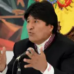 Edil de Colchane pide ayuda a Evo Morales con la crisis migratoria
