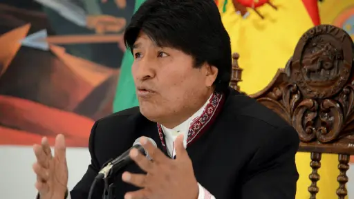 Edil de Colchane pide ayuda a Evo Morales con la crisis migratoria