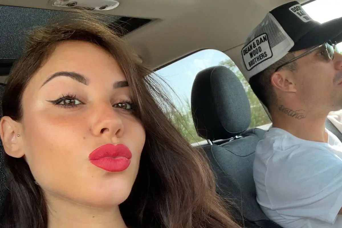 Cristina Morales y Gary Medel(1)