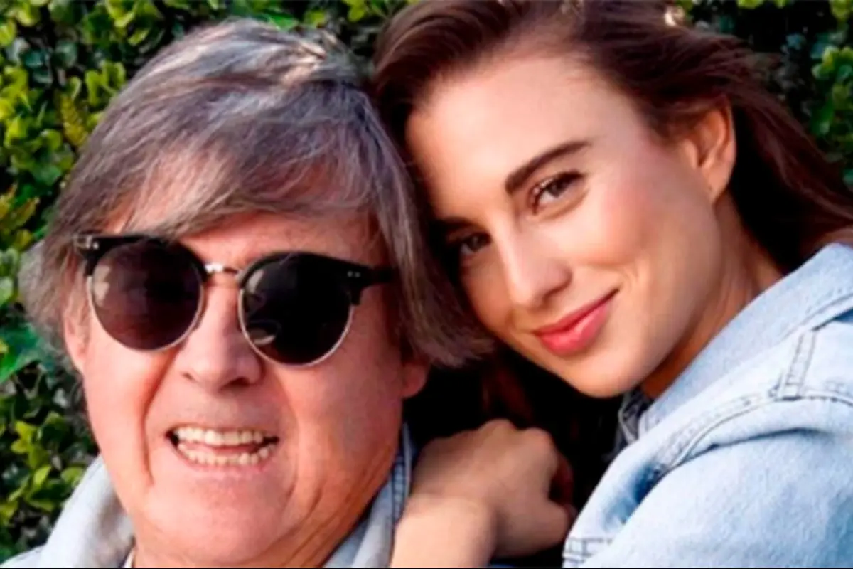 emeterio ureta y tita ureta posando a la cámara