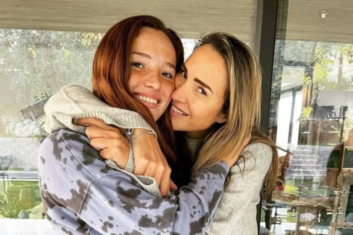 Laura de la Fuente y Angélica Castro