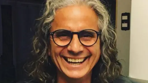 Pablo Herrera sonriendo a la cámara