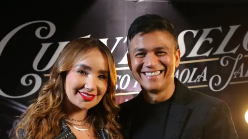 la cantante colombiana paola jara junto al cantante chileno américo