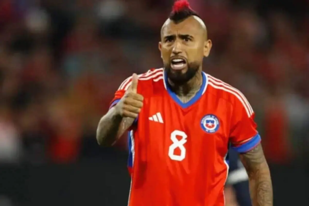 plano medio de Arturo Vidal