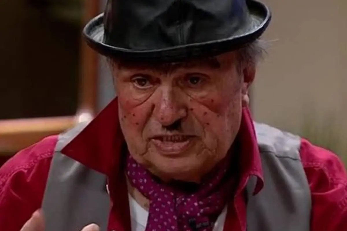 El tufo, Ernesto ruiz