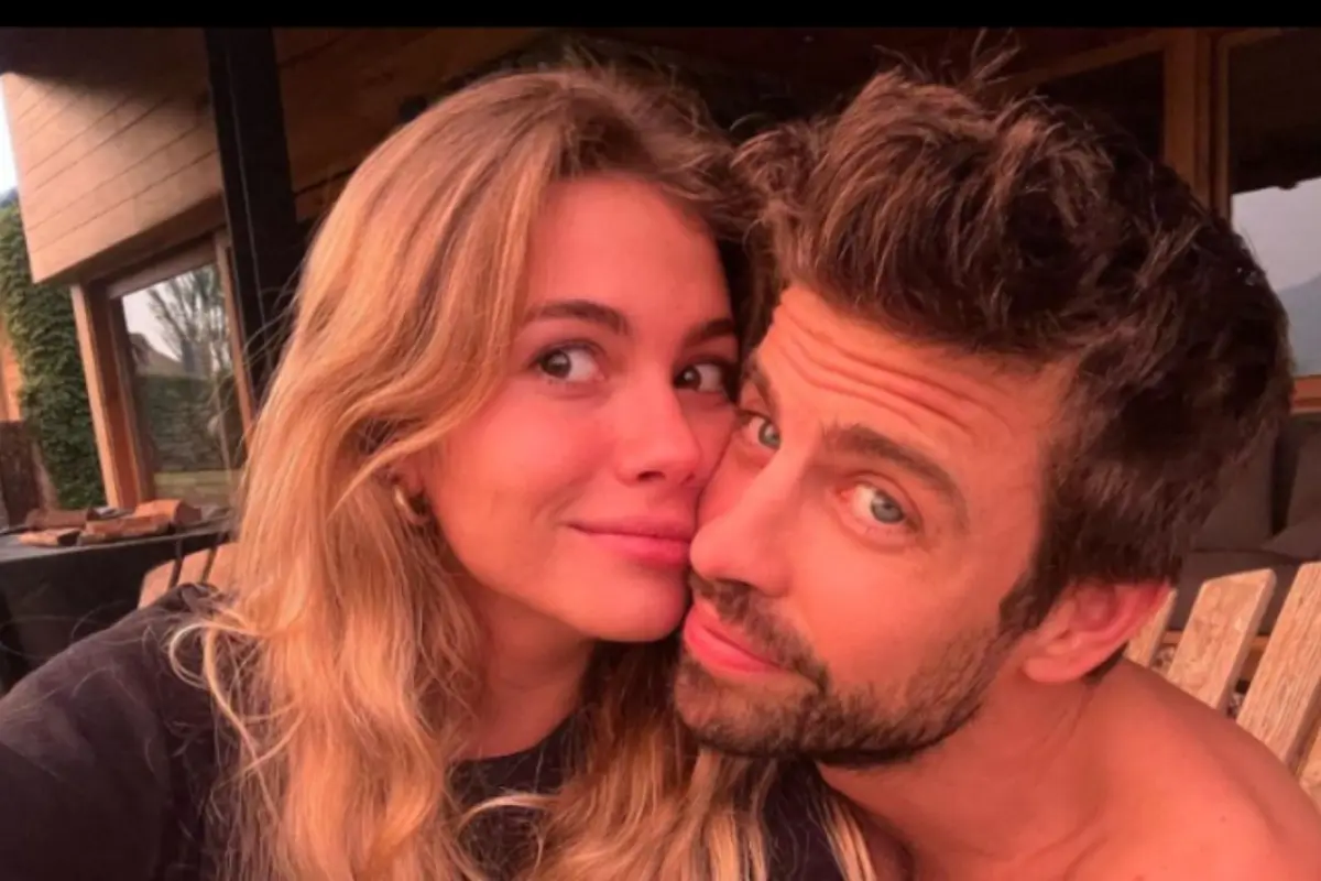 clara chia marti junto a gerard piqué