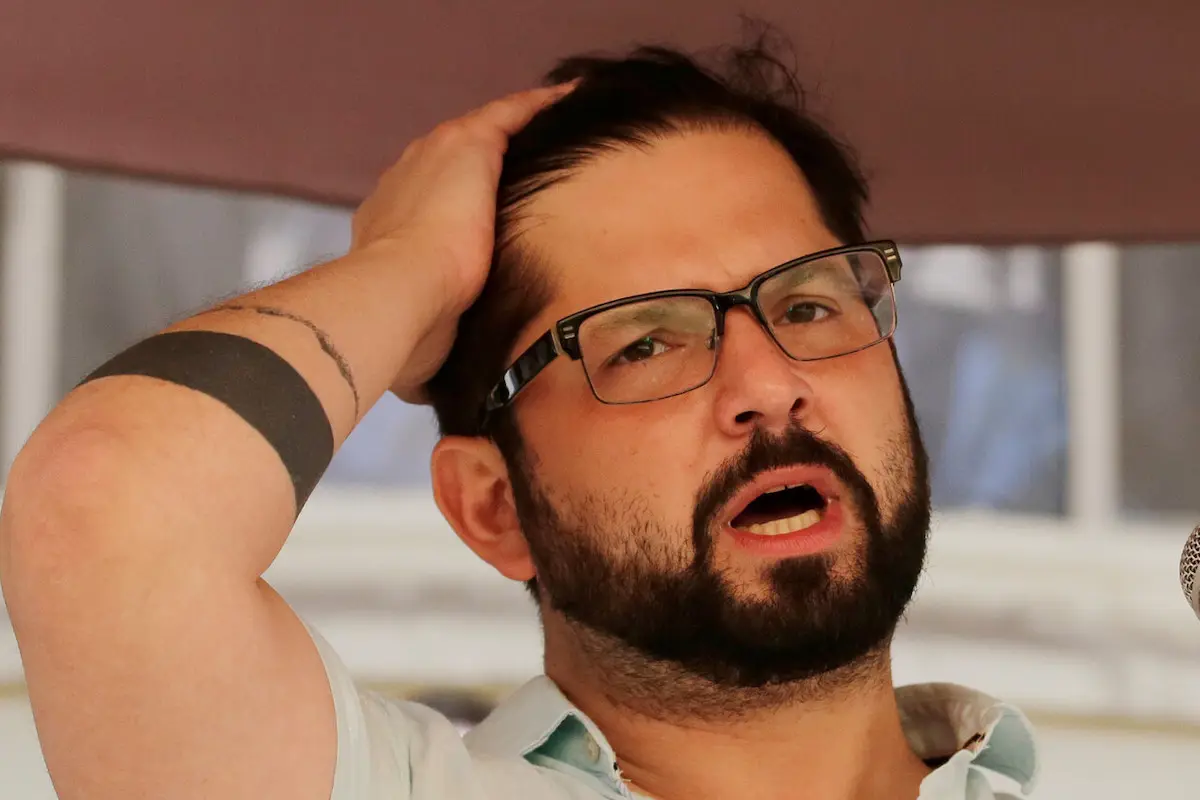 PRIMER PLANO DEL TATUAJE DE GABRIEL BORIC