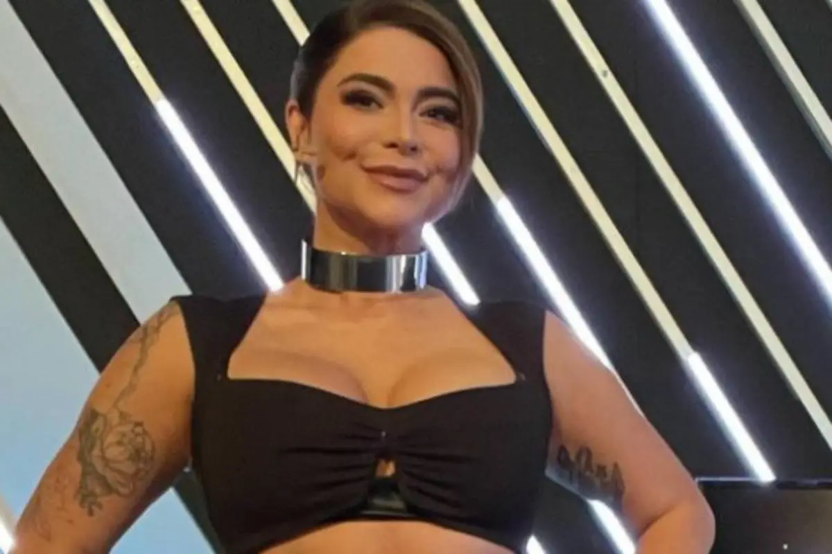 plano medio de Antonella Ríos