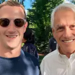 primer plano del rostro de Sebastián Piñera con Mark Zuckerberg