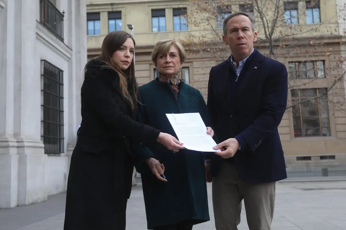 plano general de Evelyn Matthei en La Moneda