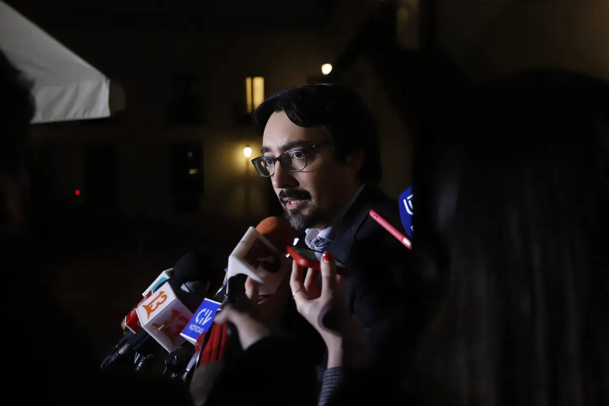 plano medio del senador Juan Ignacio Latorre