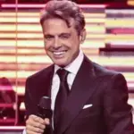 plano medio de Luis Miguel en show en Argentina