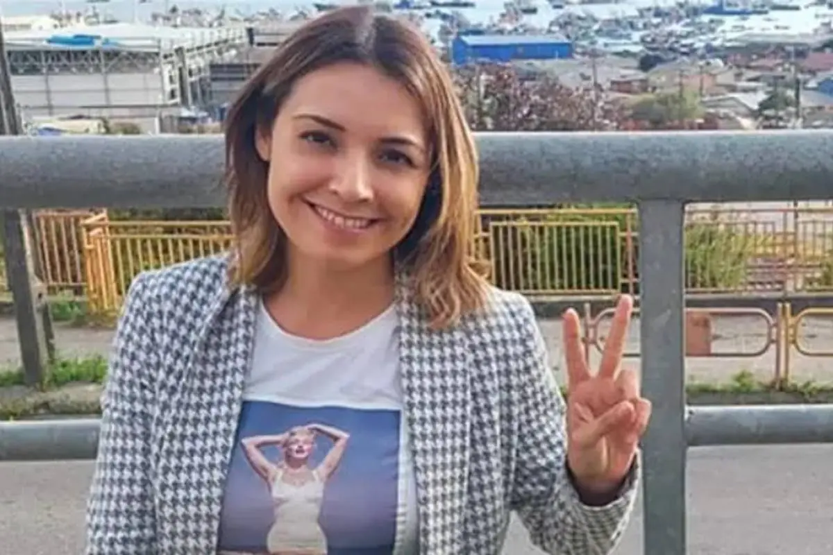 plano medio del rostro de Camila Polizzi