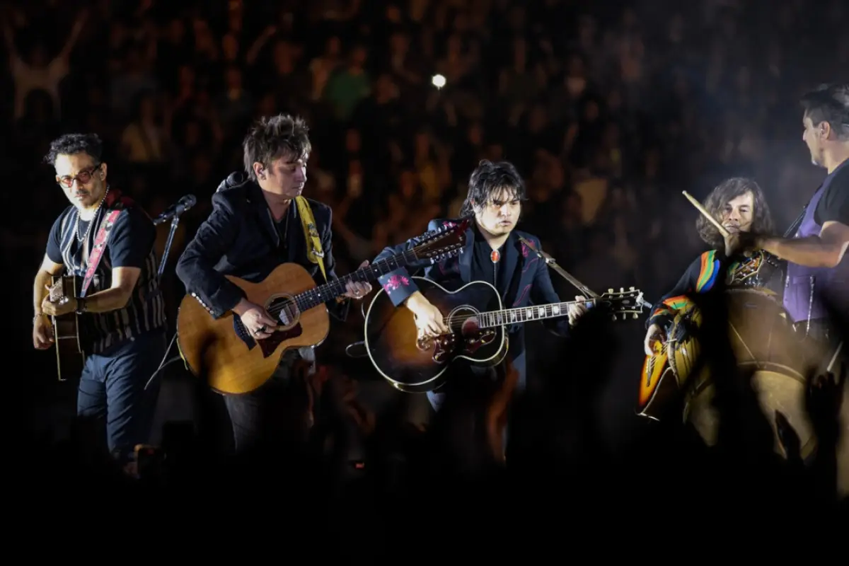 Los Bunkers en el estadio santa laura para el show ven aqui, 