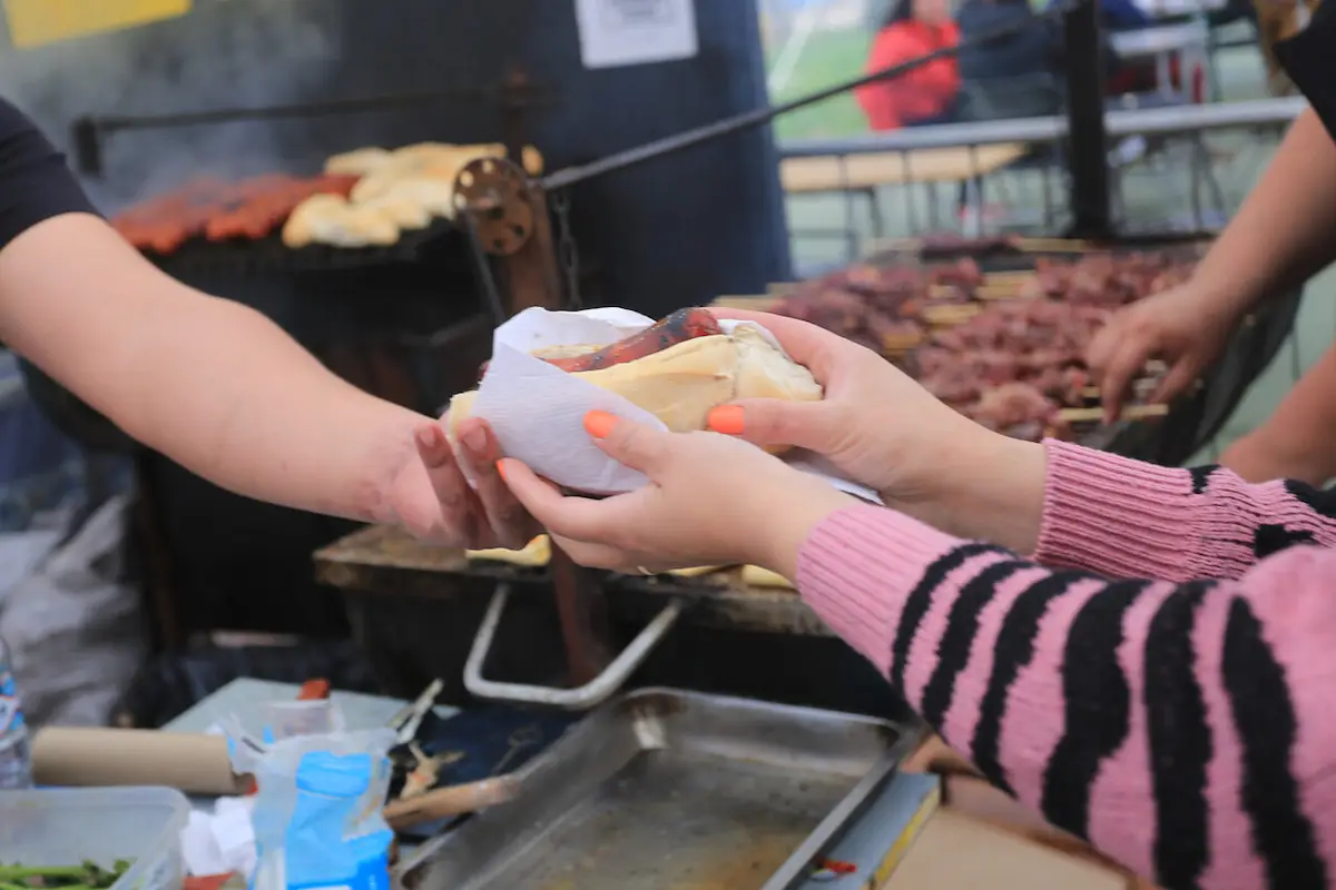 plano general de parrilla en Fiestas Patrias