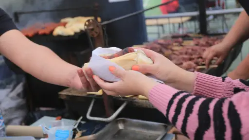 plano general de parrilla en Fiestas Patrias