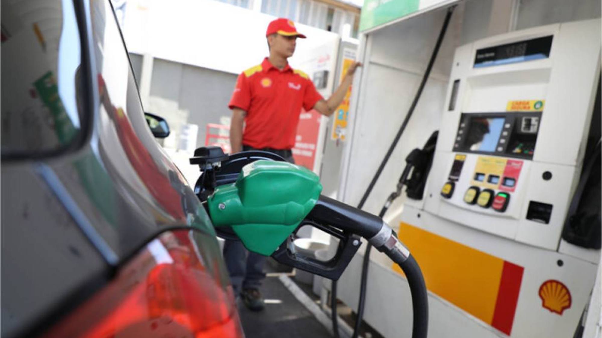 “Será un alza histórica”: bencina subirá $370 por litro y el diésel lo hará en $580