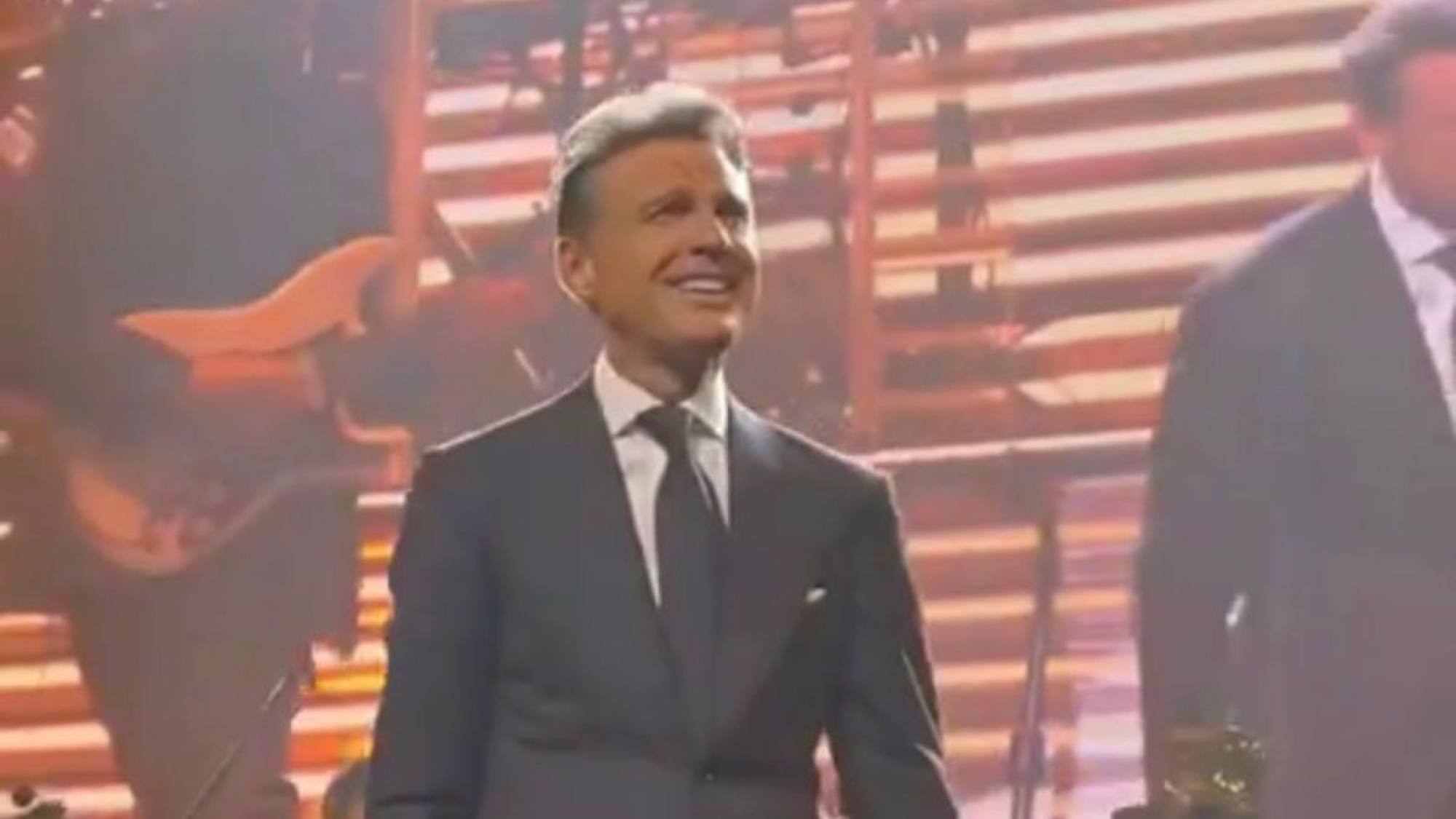 Así Fue La Aparición De Luis Miguel En Su Primer Concierto