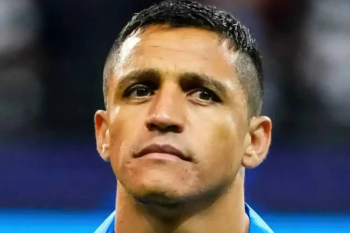 primer plano del rostro de Alexis Sánchez