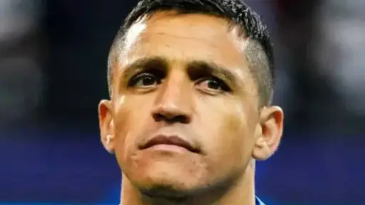 primer plano del rostro de Alexis Sánchez