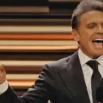 plano medio de Luis Miguel