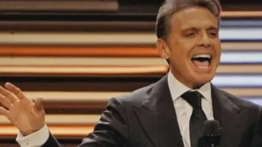 plano medio de Luis Miguel