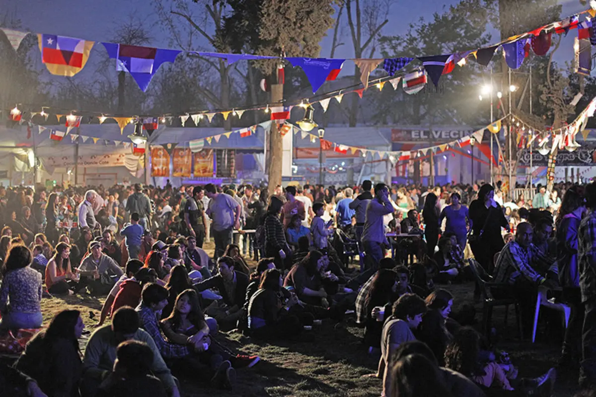 fondas-parque-ohiggins-flickr-usuario-municipalidad-de-santiago-licencia-cc-by-nc-2.0 (1), 