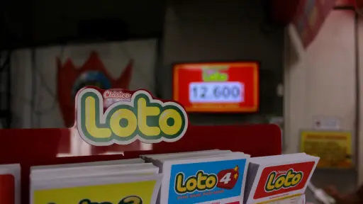 volantes y máquina del juego Loto de Polla Chilena de Beneficencia