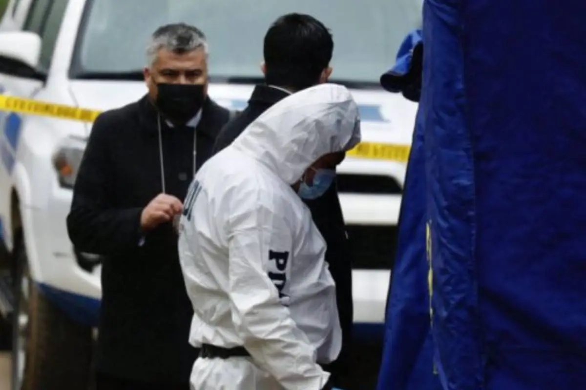 Brigada de Homicidios de la PDI trabajando en un crimen