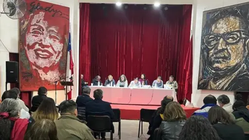 directiva de Partido Comunista en reunión