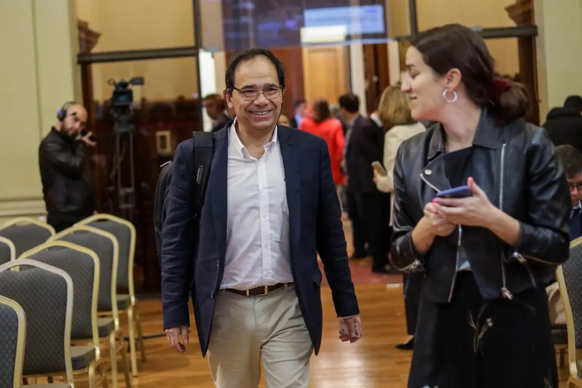 A_UNO_1406963, Agencia Uno