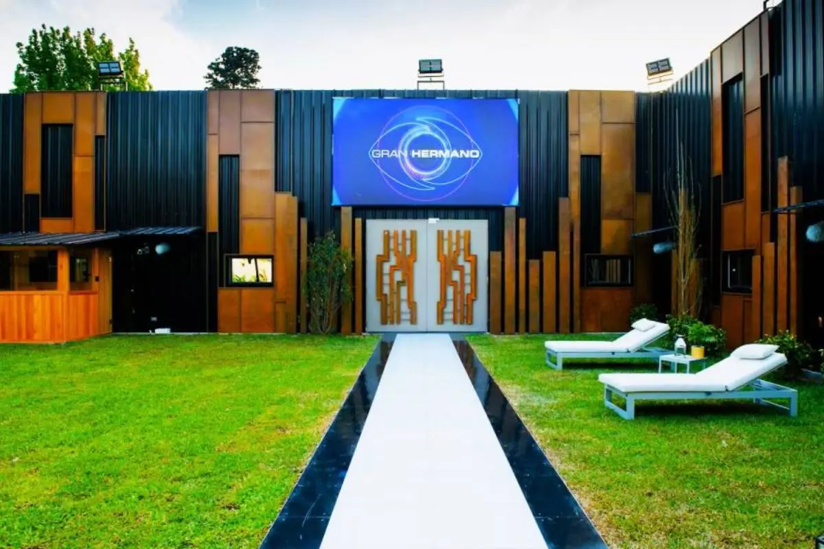 FACHADA DE LA CASA ESTUDIO DE Gran Hermano