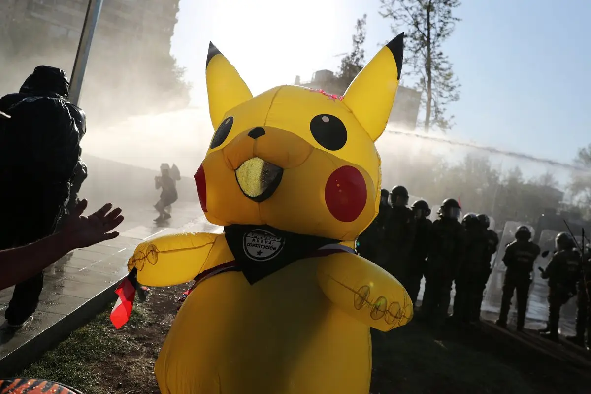 tia-pikachu-personaje-protestas-chile, 